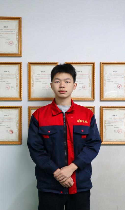 编程之路：文同学的蜕变故事