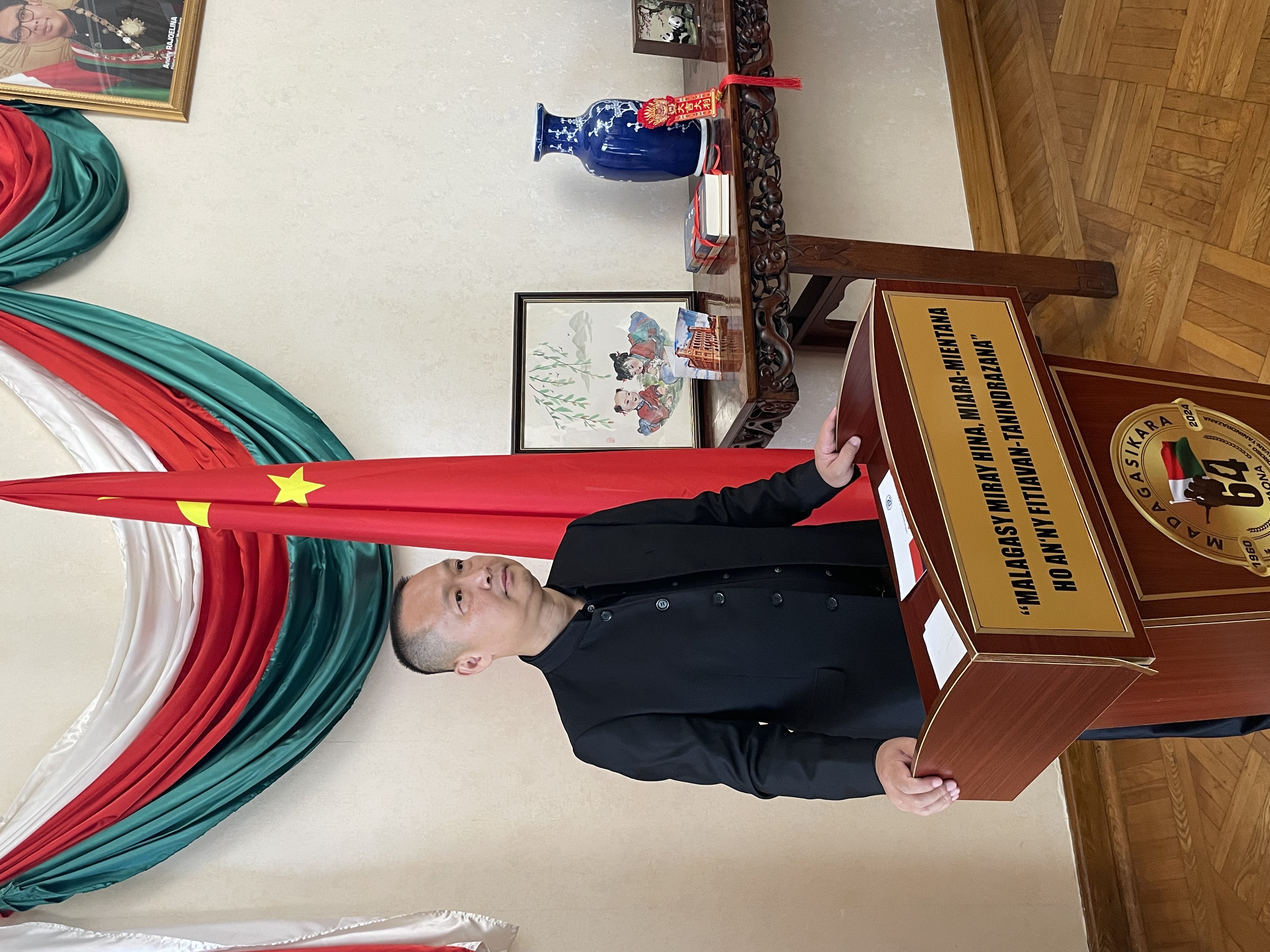 京雕教育谭校长 一辈子专注做好